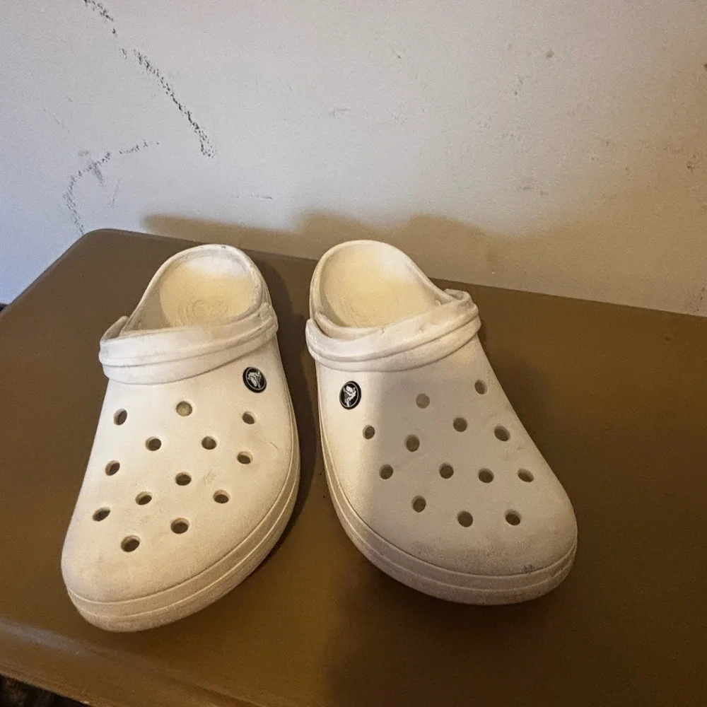 Classic White Slip-On CROCS 8/10